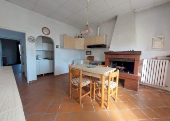 cucina - Casa indipendente frazione Monte Catone, Imola - foto 4