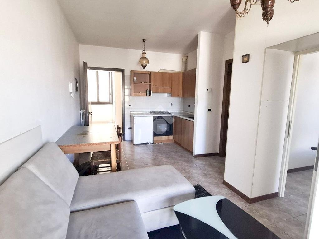 One-room apartment Via Gran Sasso D'italia, Reggio nell'Emilia - photo 1