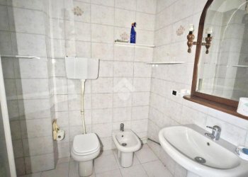 One-room apartment Via Gran Sasso D'italia, Reggio nell'Emilia - photo 12