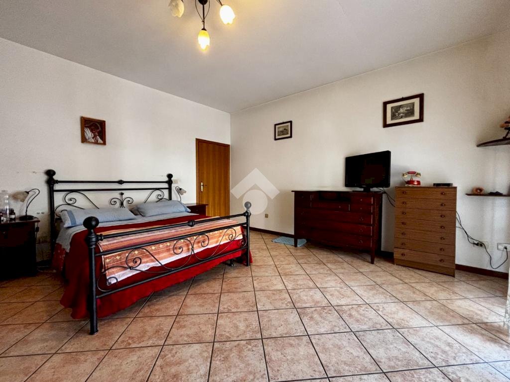 Villa a Schiera Via Meldola, Rimini - foto 2