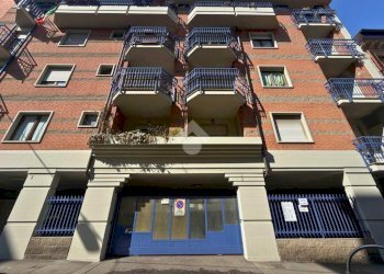 Box Via Bonzanigo, Torino (neighborhood San Donato) - photo 2