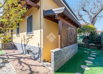 Portion of a house Via della Libertà, Lainate - photo 3