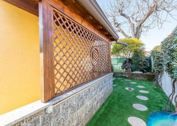 Portion of a house Via della Libertà, Lainate - photo 4