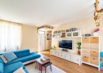 Portion of a house Via della Libertà, Lainate - photo 9