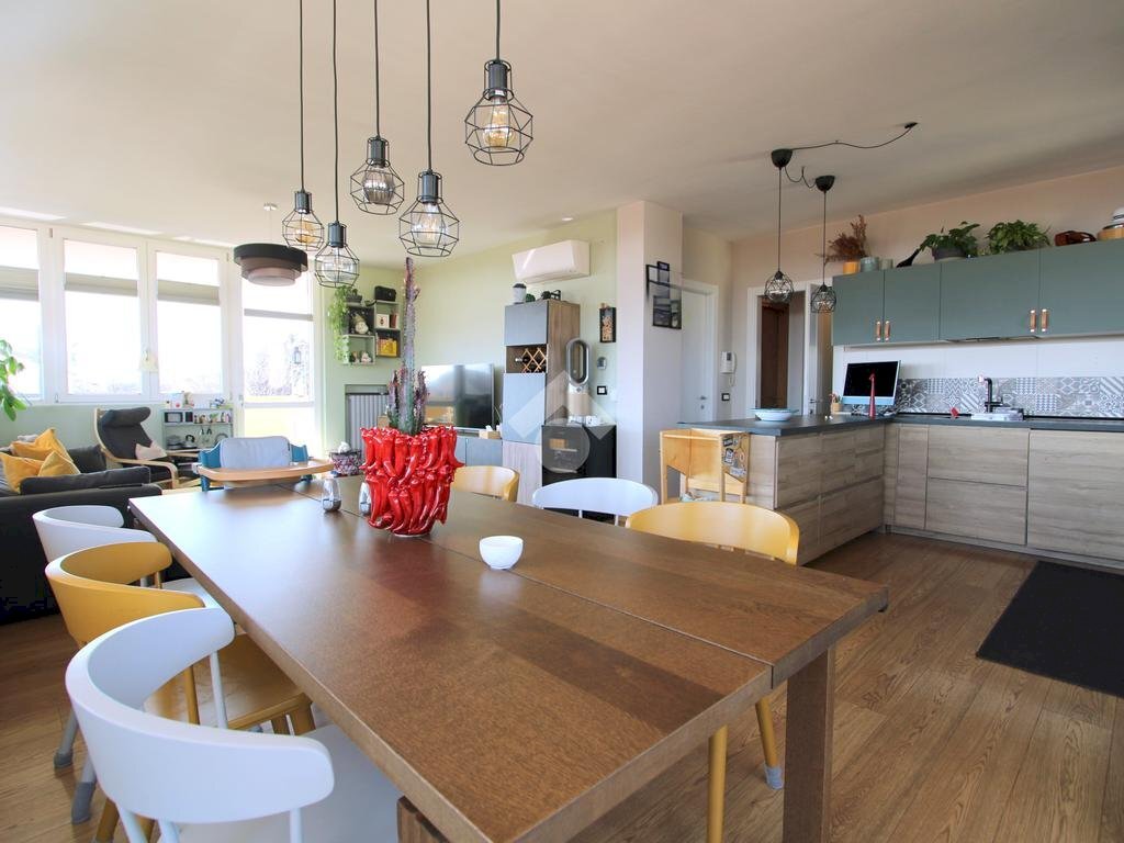 Three-room apartment Via Milano, Bareggio - photo 1