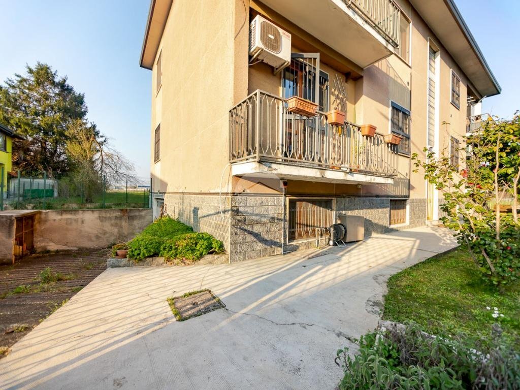 Three-room apartment Via Porra, Bollate - photo 2