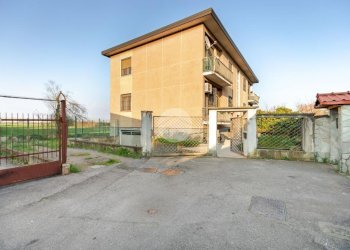 Three-room apartment Via Porra, Bollate - photo 1