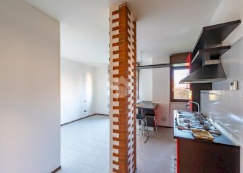 One-room apartment Via Prima Strada, Lainate - photo 4