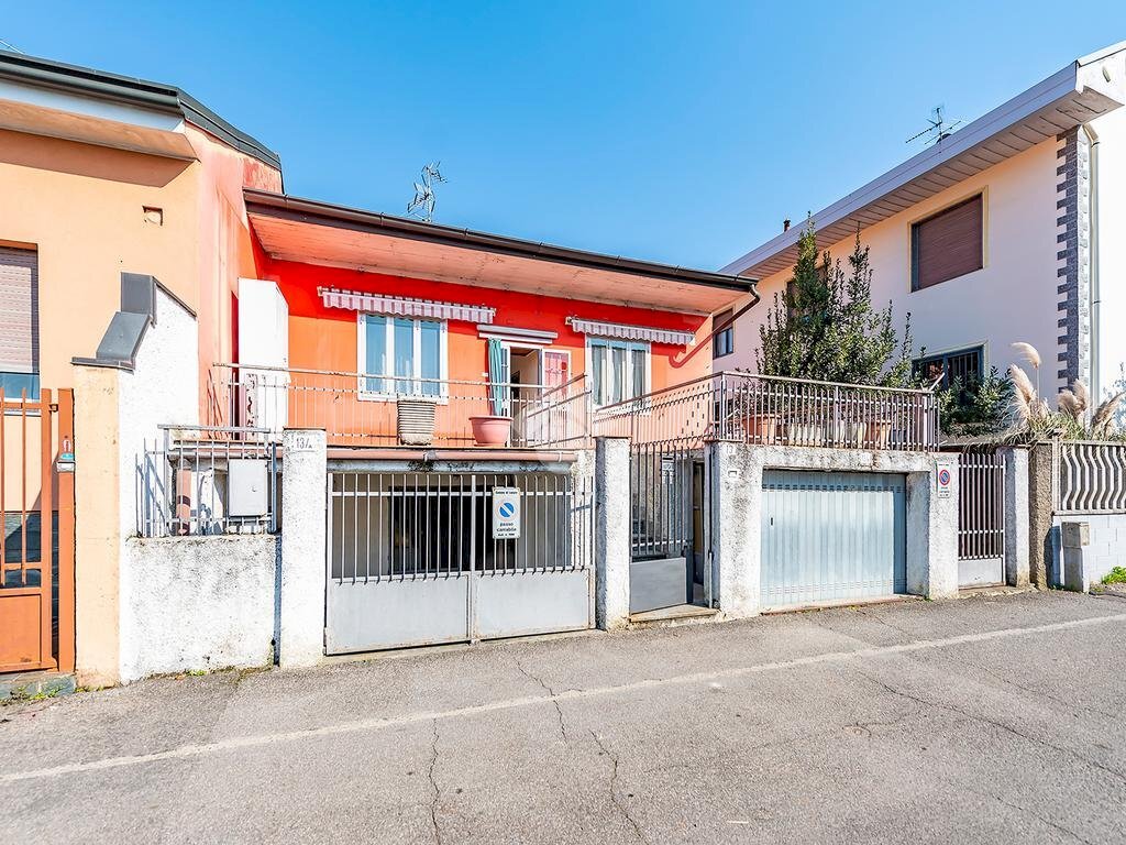 Portion of a house Via Piemonte, Lainate - photo 2