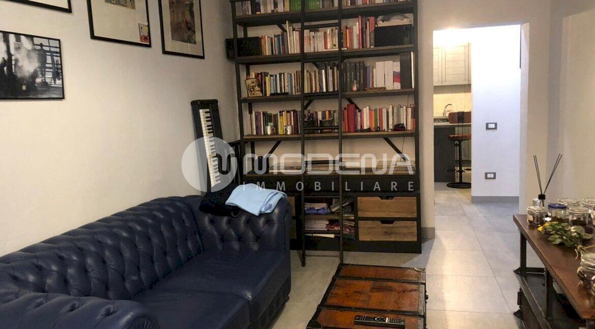 One-room apartment Modena (neighborhood Circoscrizione 1) - photo 1