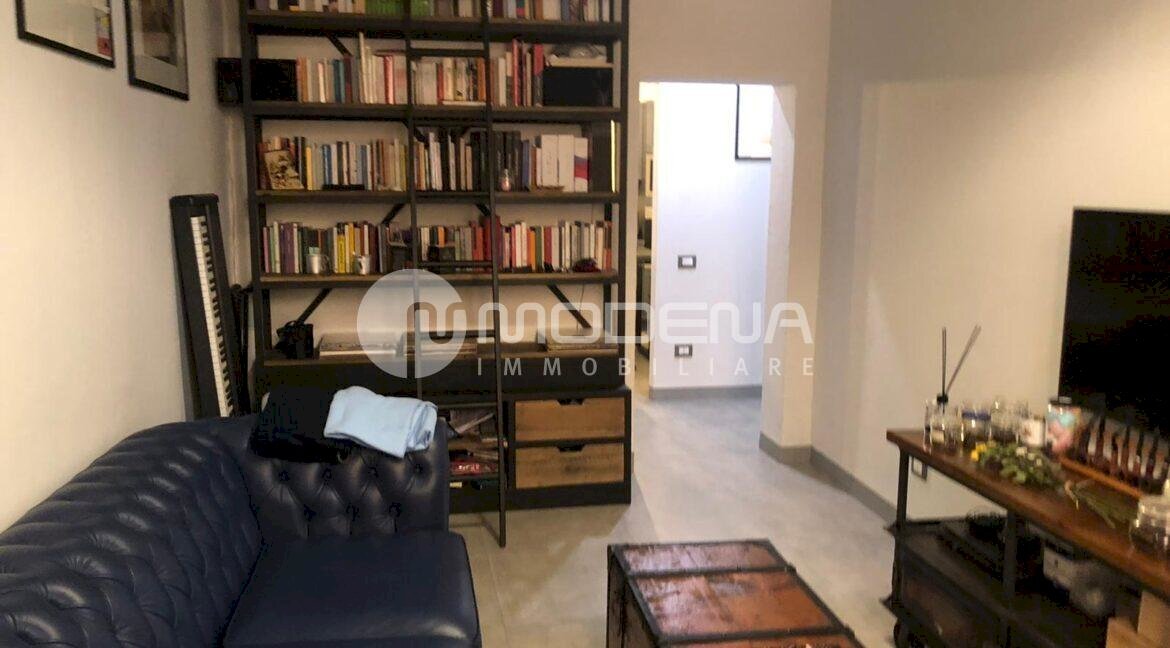 One-room apartment Modena (neighborhood Circoscrizione 1) - photo 2