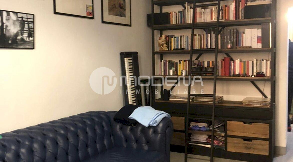 One-room apartment Modena (neighborhood Circoscrizione 1) - photo 3