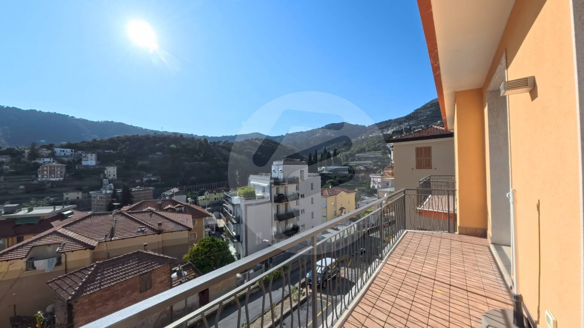 Foto 1 - Trilocale via maiolo
 
11, Alassio - foto 1