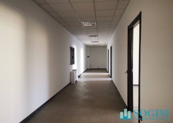 Foto 17 - Office via delle Industrie
 
18, Arese - photo 17