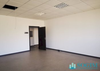 Foto 19 - Office via delle Industrie
 
18, Arese - photo 19