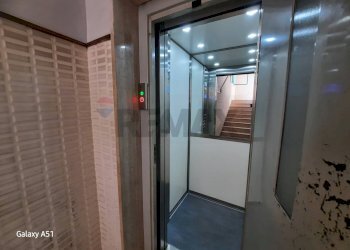 Ricezione / Lobby - Quadrilocale Via Alcide De Gasperi
 
69, Casoria - foto 3