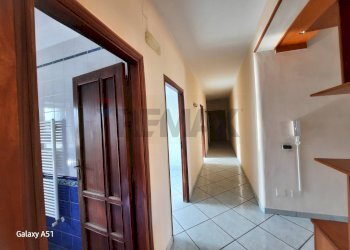 Hall / corridoio - Quadrilocale Via Alcide De Gasperi
 
69, Casoria - foto 6