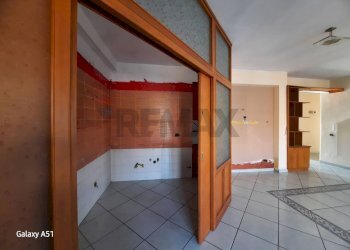 Stanza vuota - Quadrilocale Via Alcide De Gasperi
 
69, Casoria - foto 10