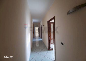 Hall / corridoio - Quadrilocale Via Alcide De Gasperi
 
69, Casoria - foto 20