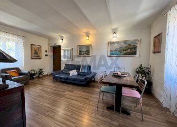 Sala da pranzo - Quadrilocale Via Gritti
 
52, Induno Olona - foto 9