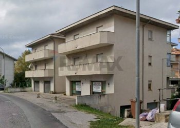 Edificio all\'aperto - Appartamento Via Ortonese
 
70, Orsogna - foto 24