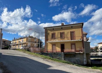 Casa all\'aperto - Casa semi indipendente Via Ortonese
 
62, Orsogna - foto 1