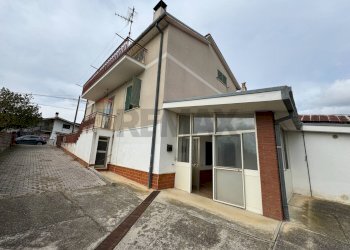 Casa all\'aperto - Casa indipendente Via Rizzacorno
 
131, Lanciano - foto 2