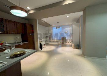 Cucina - Locale Commerciale via Francesco Paolo Tosti
 
1, Altino - foto 36