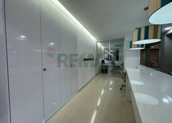 Bagno - Locale Commerciale via Francesco Paolo Tosti
 
1, Altino - foto 37