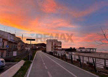 Edificio all\'aperto - Casa semi indipendente Via Nazionale Adriatica
 
74, San Vito Chietino - foto 37