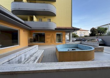 Edificio all\'aperto - Commercial Premises Via Francesco Paolo Tosti
1, Altino - photo 6