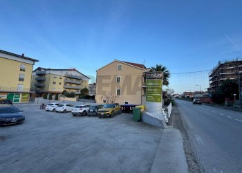 Edificio all\'aperto - Commercial Premises Via Francesco Paolo Tosti
1, Altino - photo 7
