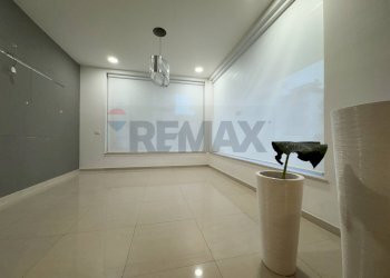 Stanza vuota - Commercial Premises Via Francesco Paolo Tosti
1, Altino - photo 9