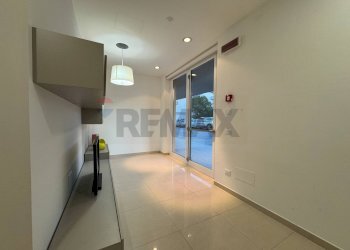 Hall / corridoio - Commercial Premises Via Francesco Paolo Tosti
1, Altino - photo 27