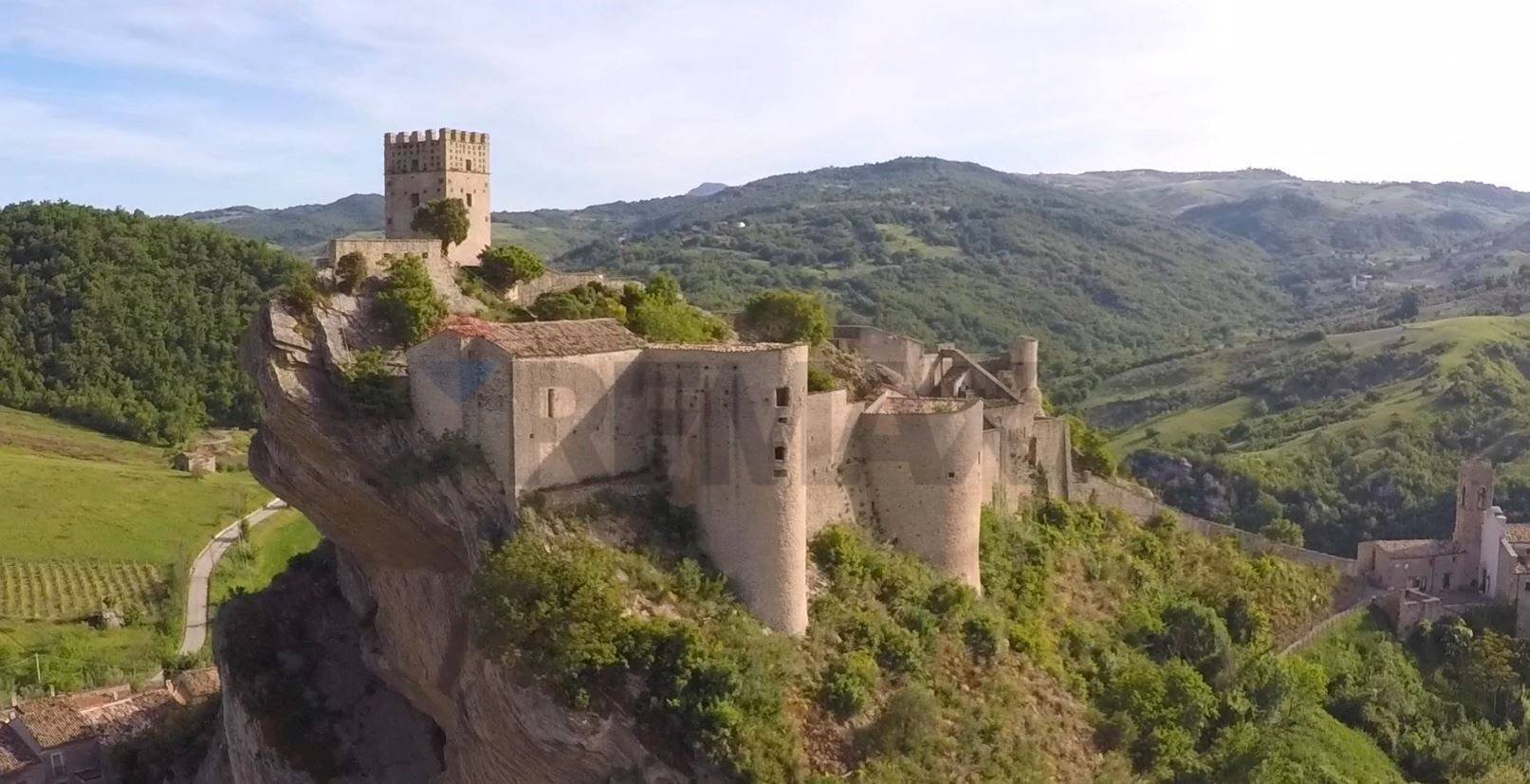 Vista delle montagne - Casa semi indipendente C.da Macchie
 
37, Roccascalegna - foto 2