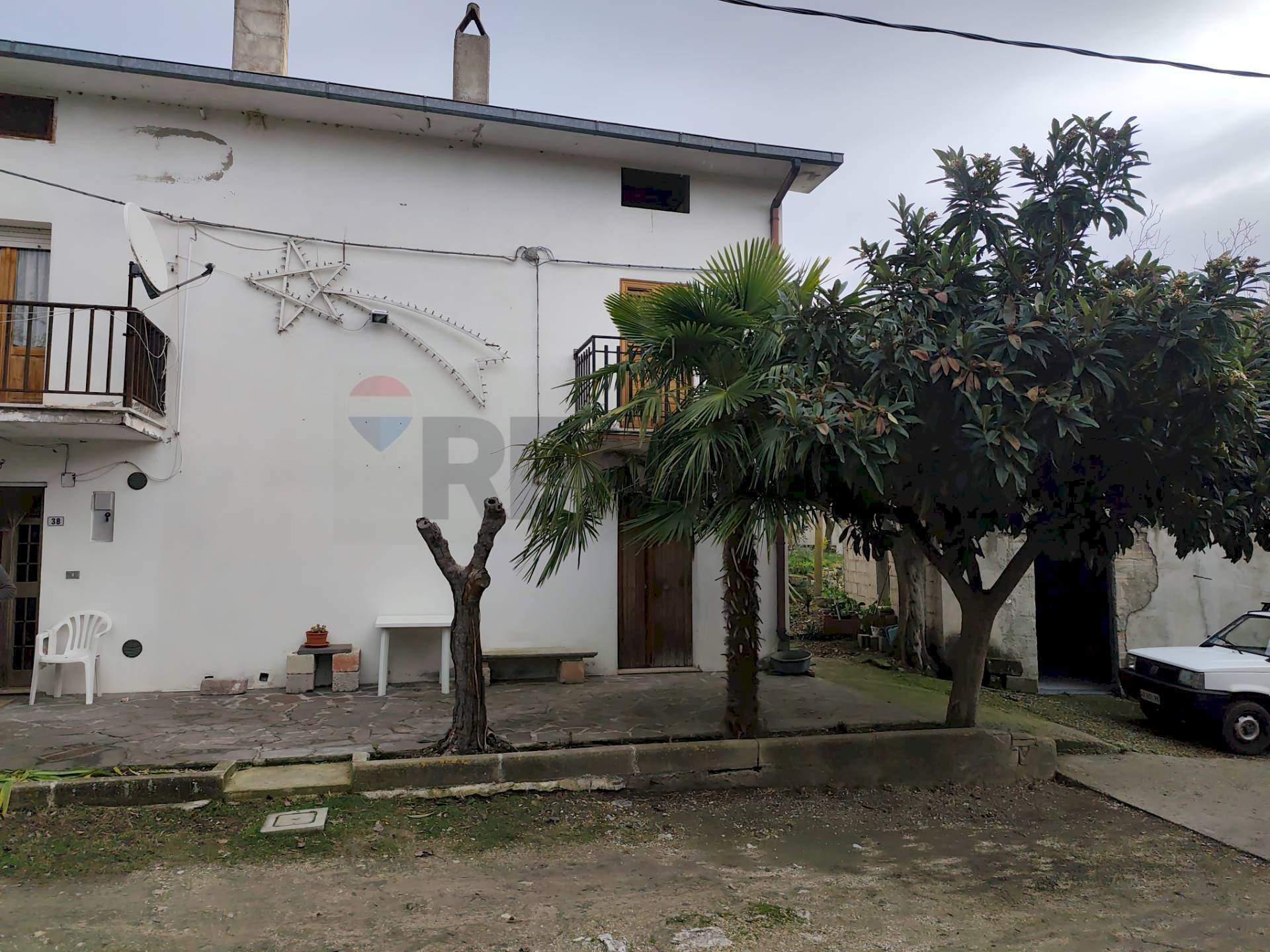 Casa all\'aperto - Casa semi indipendente C.da Macchie
 
37, Roccascalegna - foto 3