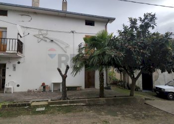 Casa all\'aperto - Casa semi indipendente C.da Macchie
 
37, Roccascalegna - foto 3