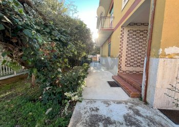 Terrazza - Casa indipendente Via Olmo di Riccio
 
66, Lanciano - foto 2