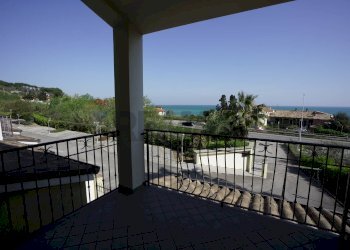 Balcone - Trilocale Via Adriatica Nord
 
75, San Vito Chietino - foto 10