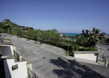Edificio all\'aperto - Trilocale Via Adriatica Nord
 
75, San Vito Chietino - foto 11