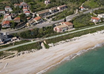 Vista dell\'acqua - Villa Bifamiliare Via Adriatica Nord
 
75, San Vito Chietino - foto 2