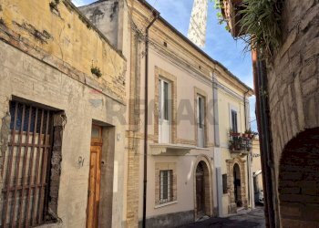 Edificio all\'aperto - Casa semi indipendente VIA GIUSEPPE NELLI
 
21, Paglieta - foto 3