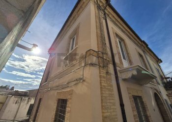 Edificio all\'aperto - Casa semi indipendente VIA GIUSEPPE NELLI
 
21, Paglieta - foto 7