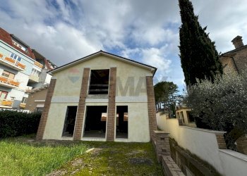 Casa all\'aperto - Casa indipendente Via Ferro di Cavallo, Lanciano - foto 2