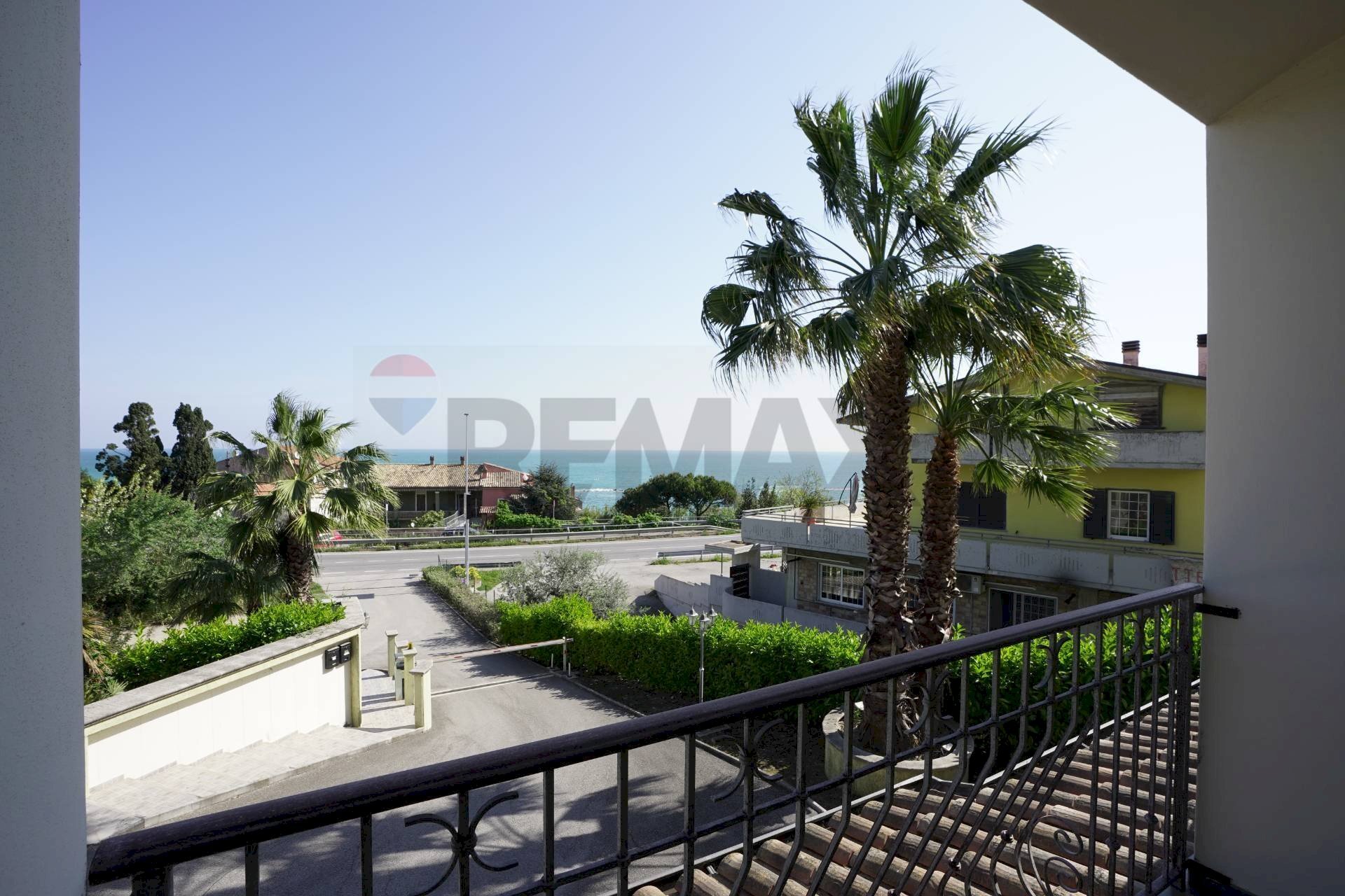 Balcone - Three-room apartment Via Adriatica Nord
 
75, San Vito Chietino - photo 1