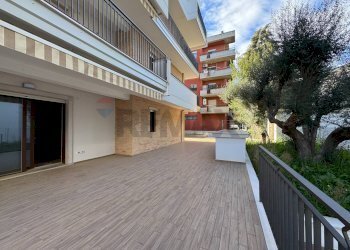 Terrazza - Quadrilocale Viale Martiri VI Ottobre
 
18, Lanciano - foto 2