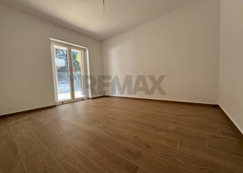 Stanza vuota - Quadrilocale Viale Martiri VI Ottobre
 
18, Lanciano - foto 18