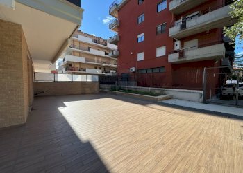 Edificio all\'aperto - Quadrilocale Viale Martiri VI Ottobre
 
18, Lanciano - foto 24