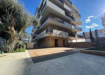 Edificio all\'aperto - Quadrilocale Viale Martiri VI Ottobre
 
18, Lanciano - foto 27