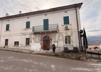 Casa all\'aperto - Trilocale Via Della Libertà
 
8, Roccascalegna - foto 2